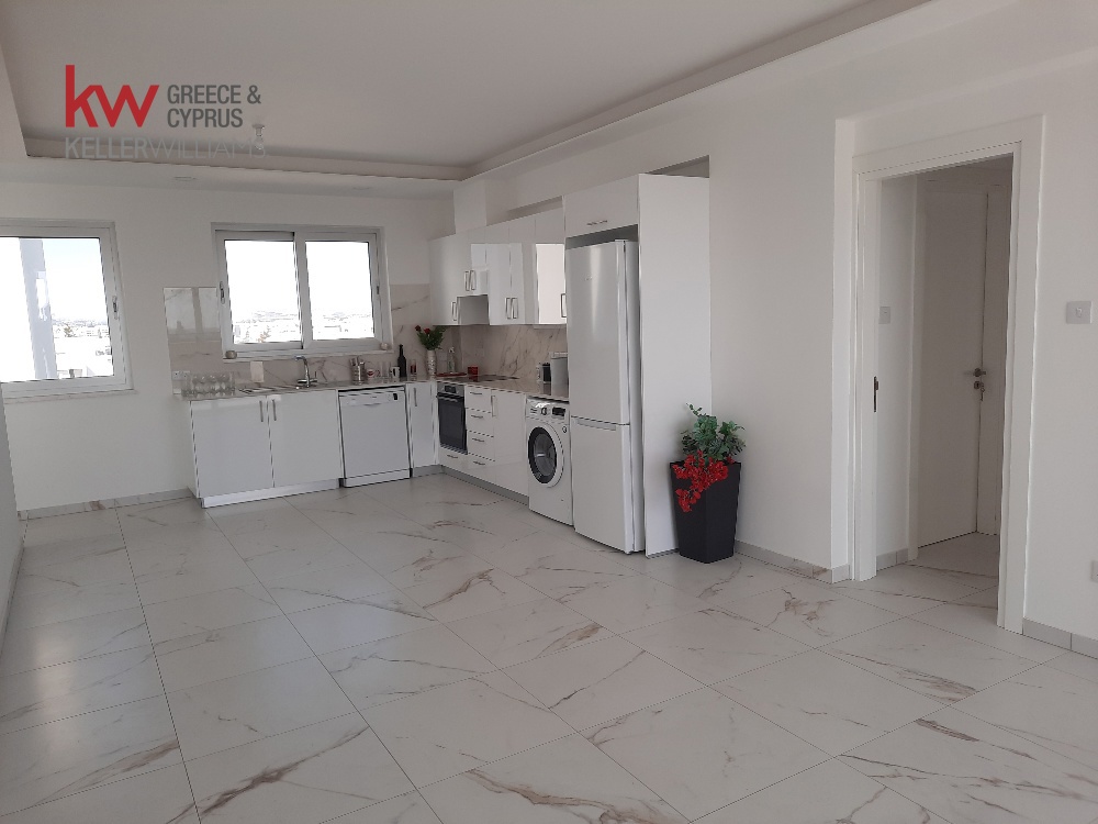 4 bedrooms Apartment in Larnaca, Larnaka, Cyprus No. 40114