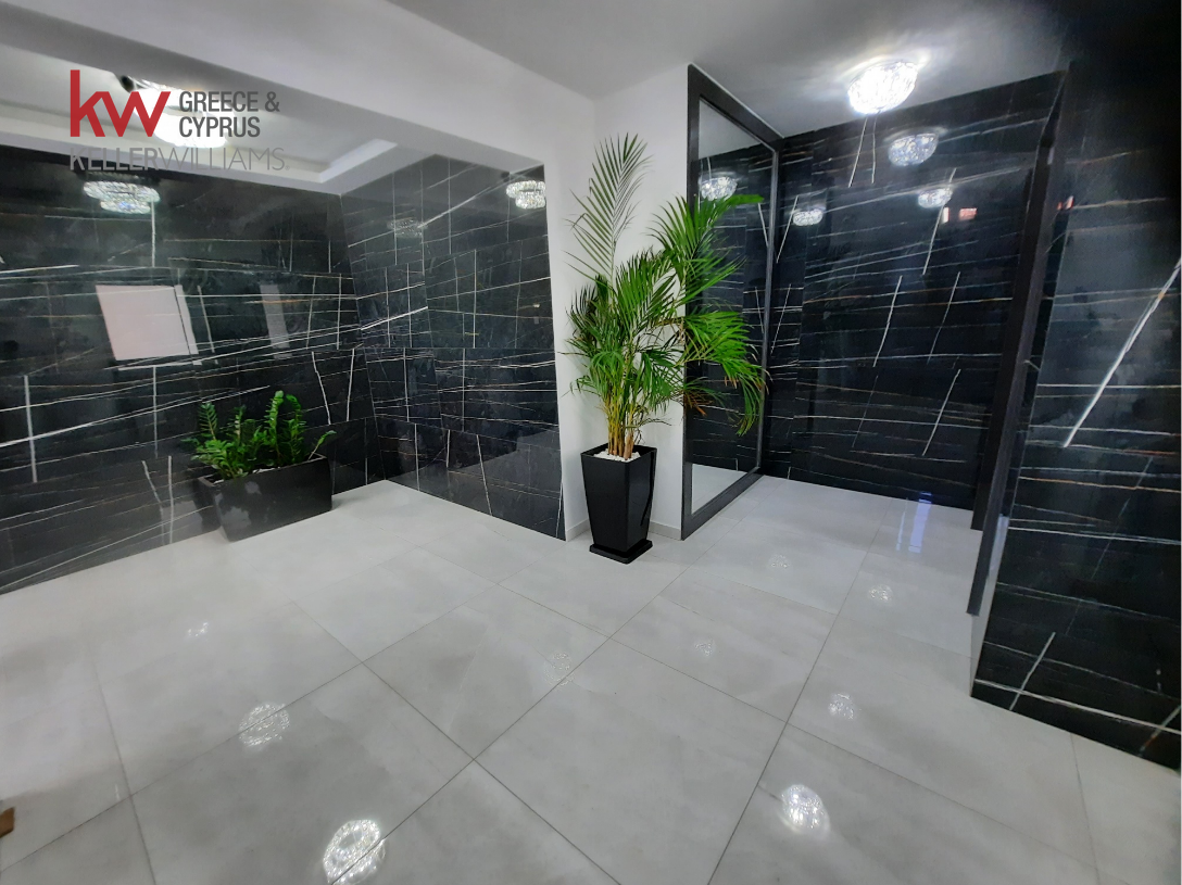 4 bedrooms Apartment in Larnaca, Larnaka, Cyprus No. 40114