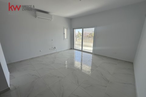 2 bedrooms Apartment in Larnaka,  No. 40111 3