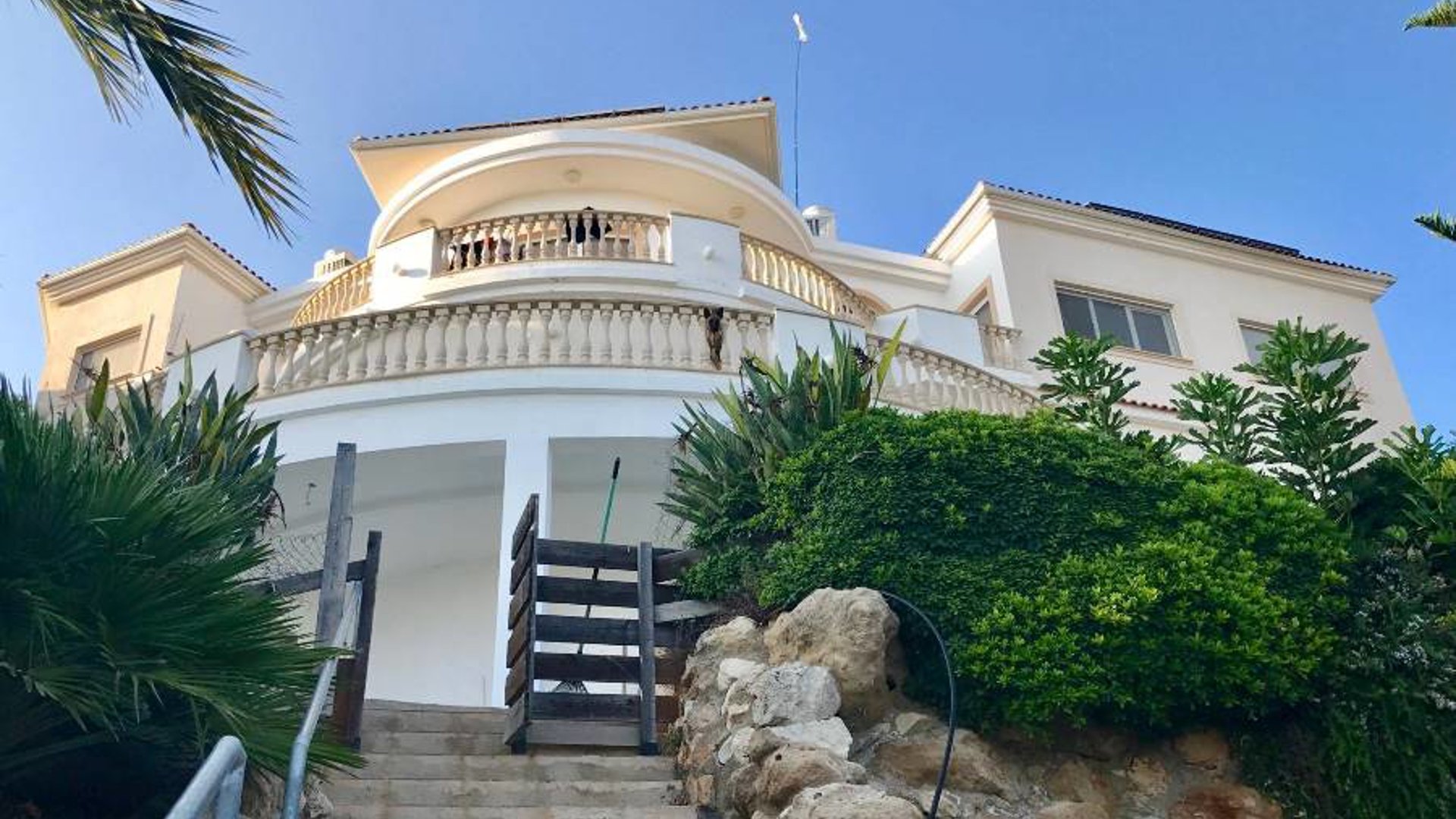 5 bedrooms Villa in Tala, Paphos, Cyprus No. 25722