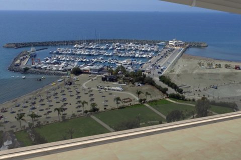 3 bedrooms Penthouse in Limassol, Cyprus No. 25760