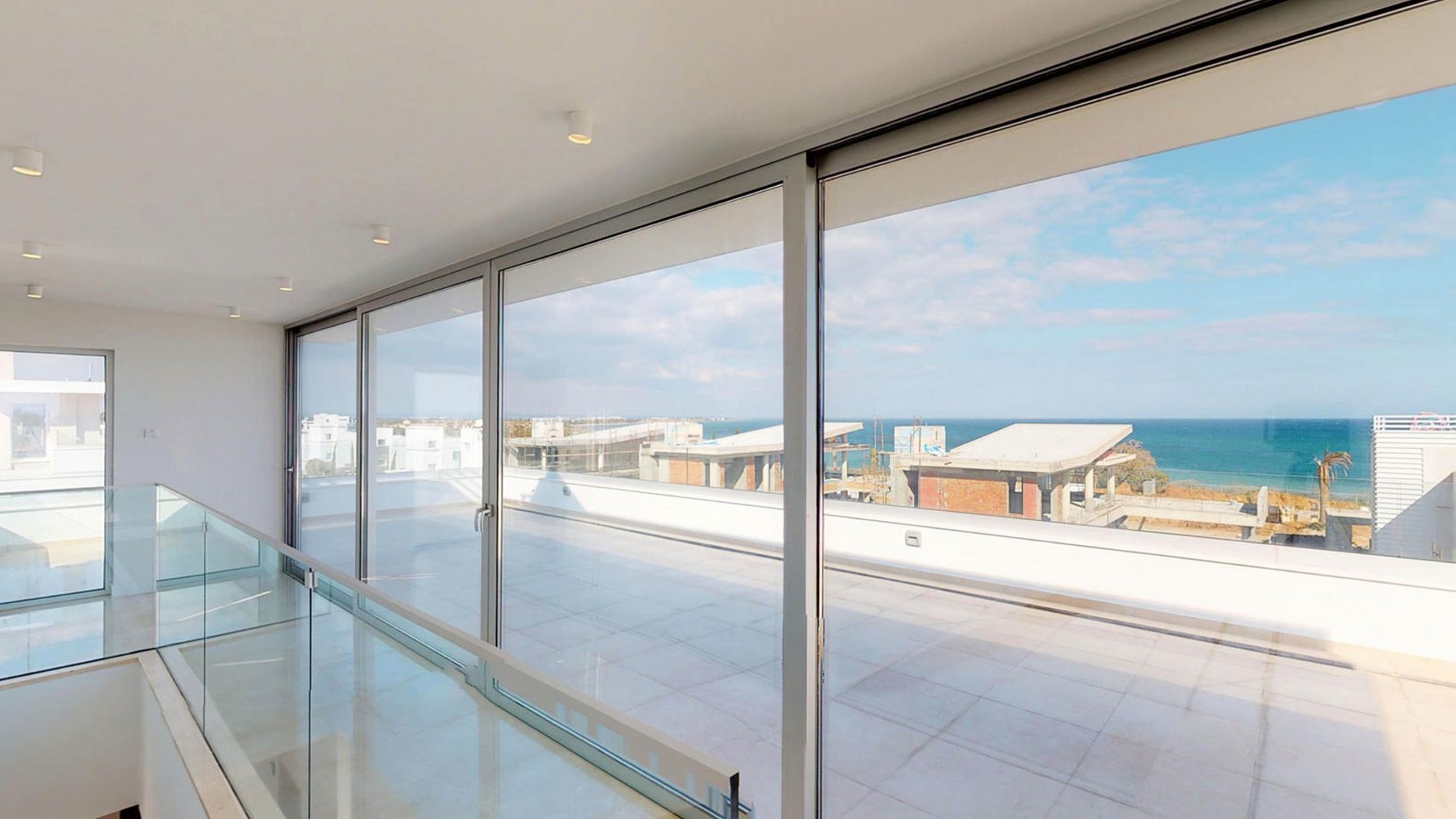 4 chambres Villa à Pervolia, Larnaka, Chypre No. 28399