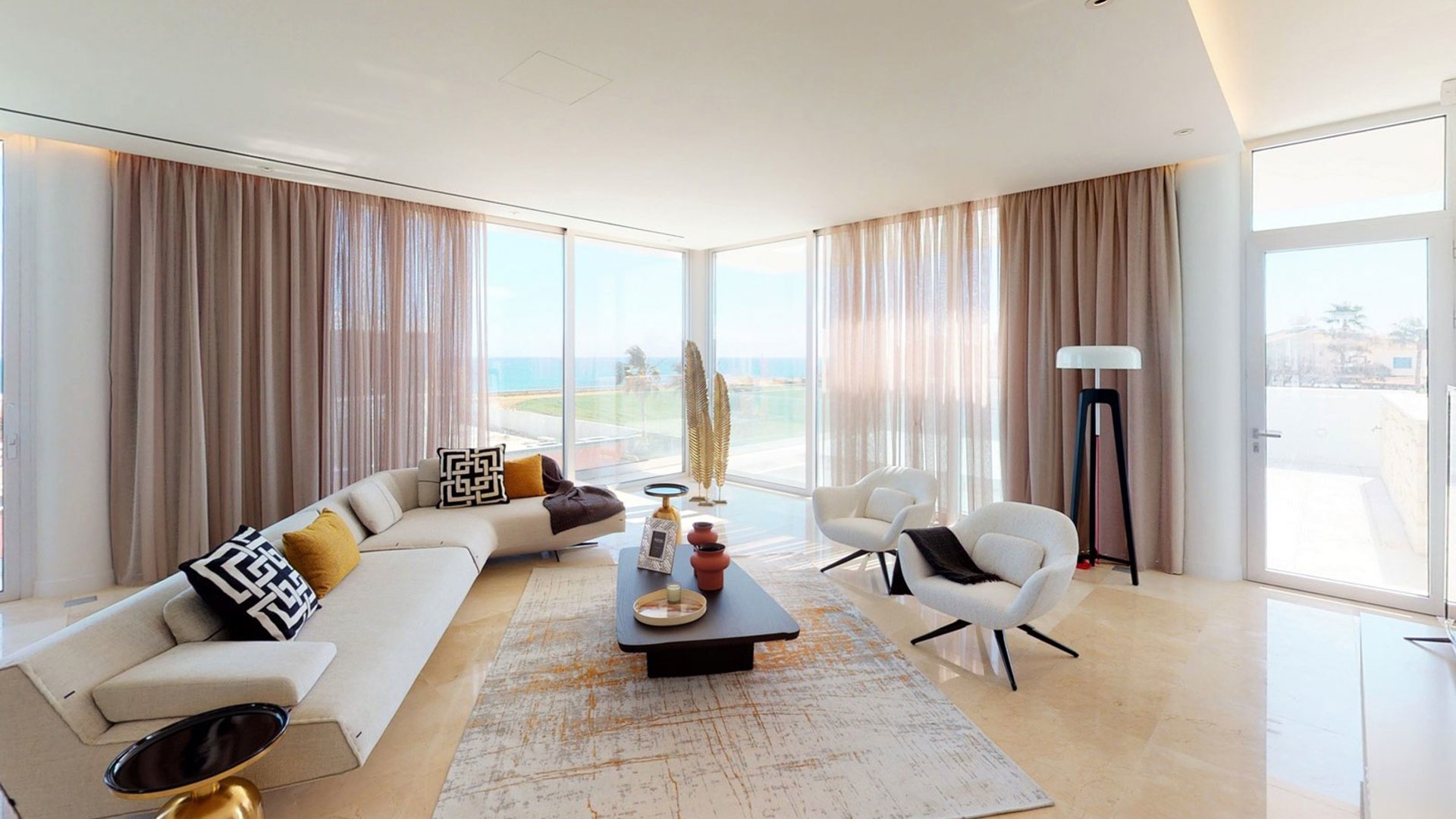 4 chambres Villa à Pervolia, Larnaka, Chypre No. 28399