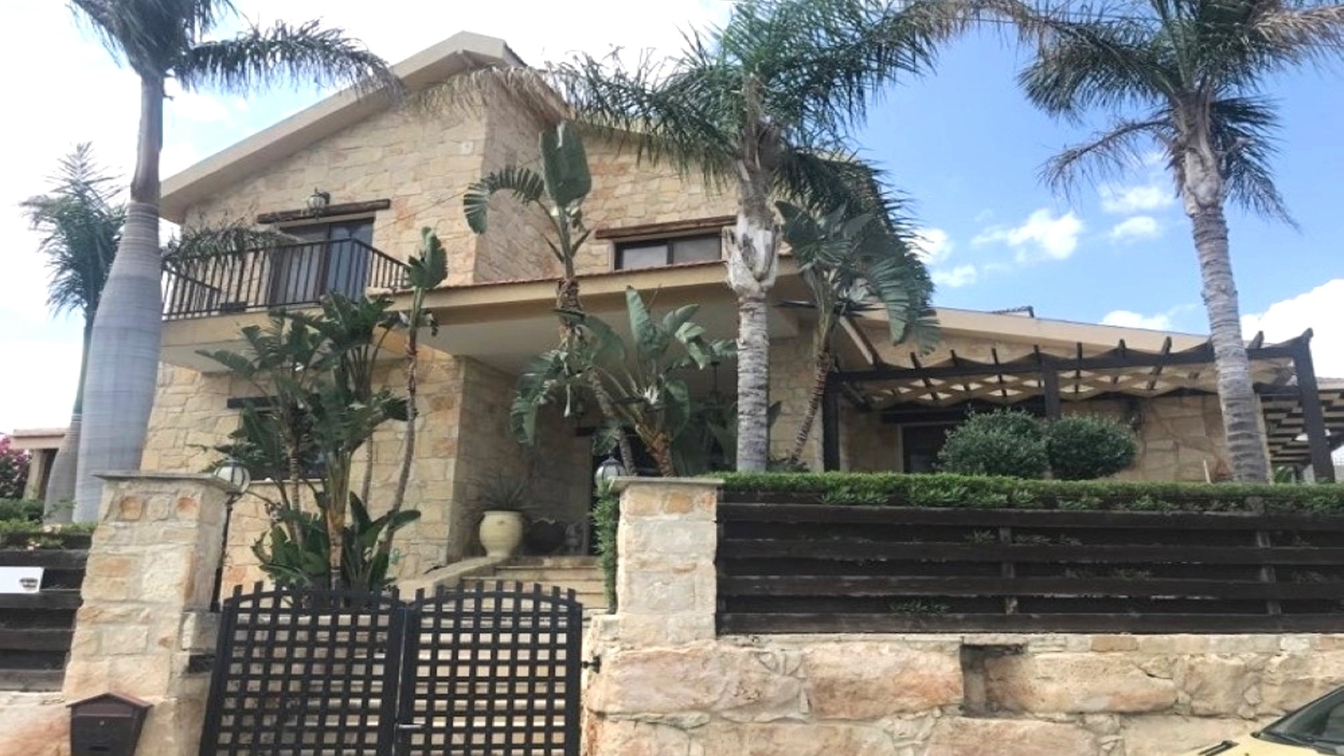 3 bedrooms Villa in Monagroulli, Limassol, Cyprus No. 28397