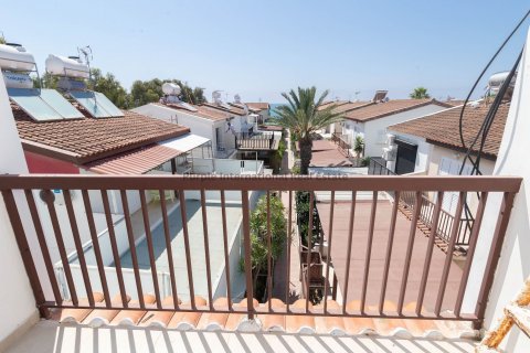 2 bedrooms Apartment in Meneou, Larnaka, Cyprus No. 37542 5