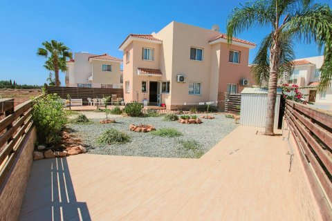 3 bedrooms Villa in Paralimni, Ammochostos,  No. 37543 4