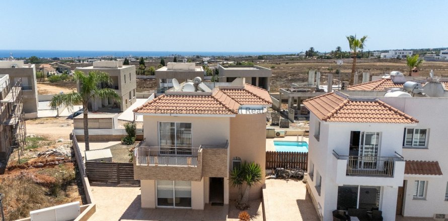 3 bedrooms Villa in Paralimni, Ammochostos,  No. 37543