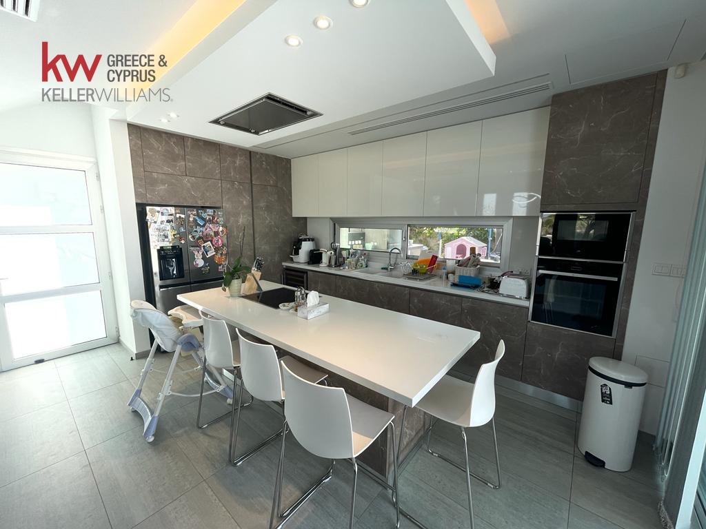 6 bedrooms Villa in Pyla, Larnaka, Cyprus No. 40183