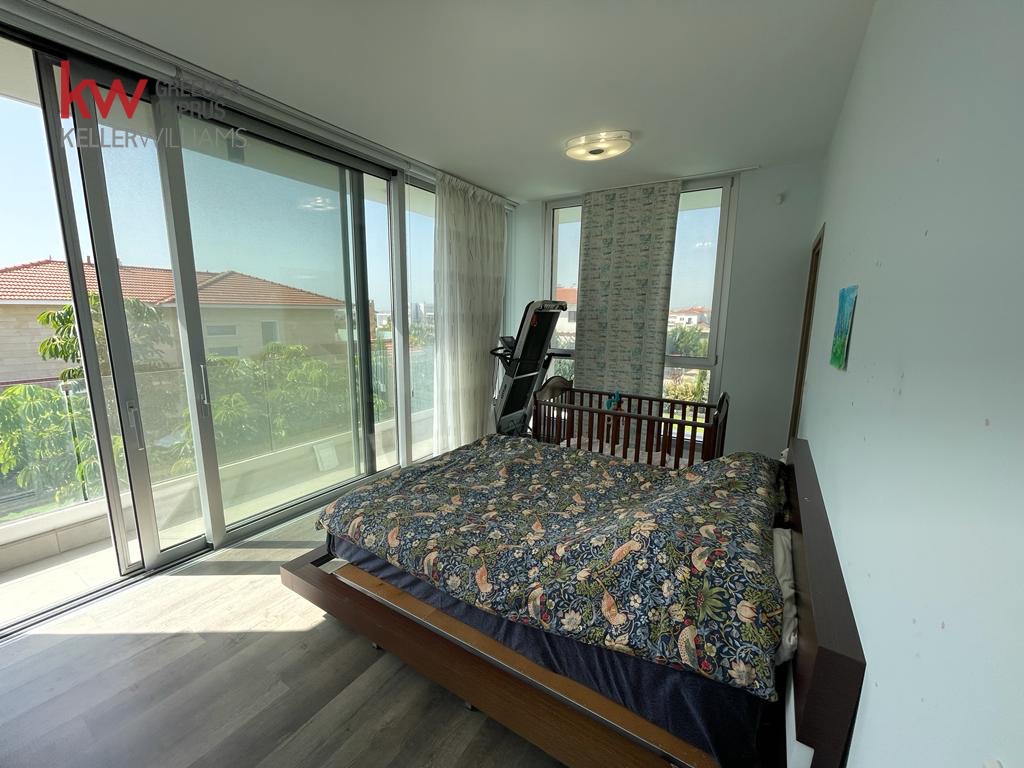 6 bedrooms Villa in Pyla, Larnaka, Cyprus No. 40183