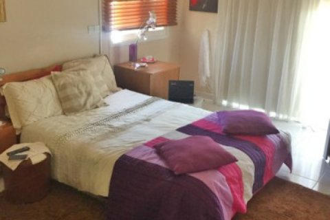 4 bedrooms Villa in Limassol,  No. 38364 13