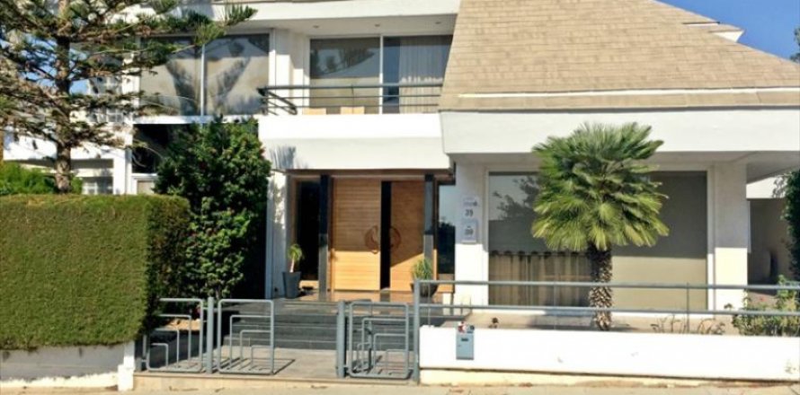 4 bedrooms Villa in Limassol,  No. 38364