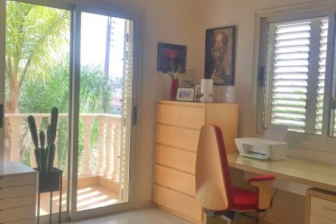 2 bedrooms Villa in Limassol,  No. 38362 14