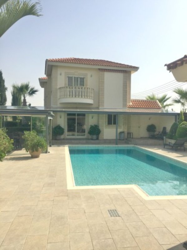 2 bedrooms Villa in Limassol, Cyprus No. 38362