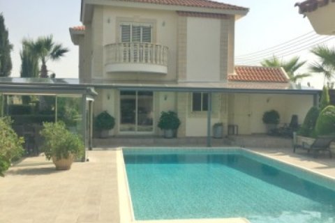 2 bedrooms Villa in Limassol,  No. 38362 2