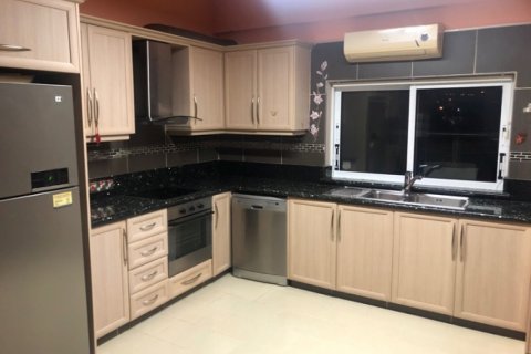 Вилла с 4 спальнями в Лимассол, Лимасол, № 38352 8