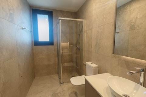 2 bedrooms Apartment in Larnaka,  No. 39889 11