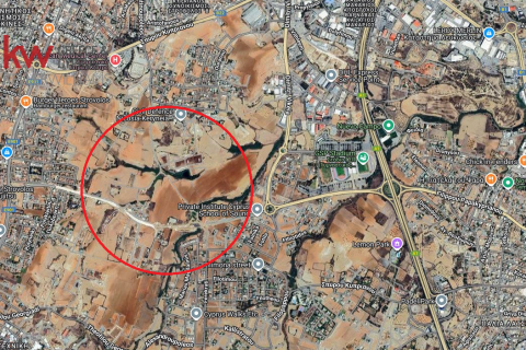 14661m2 Land in Strovolos, Nicosia,  No. 39891