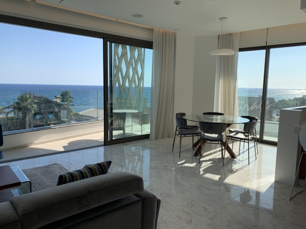 3 bedrooms Apartment in Limassol, Cyprus No. 38674