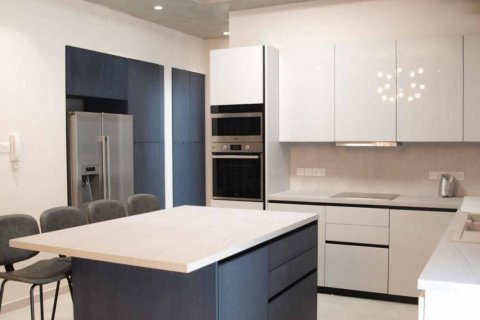 3 bedrooms Villa in Limassol,  No. 38678 5