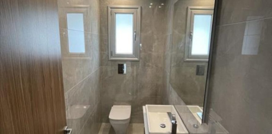 3 bedrooms Villa in Limassol,  No. 38677