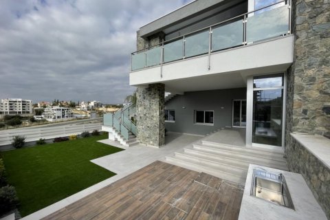 3 bedrooms Villa in Limassol,  No. 38677 13