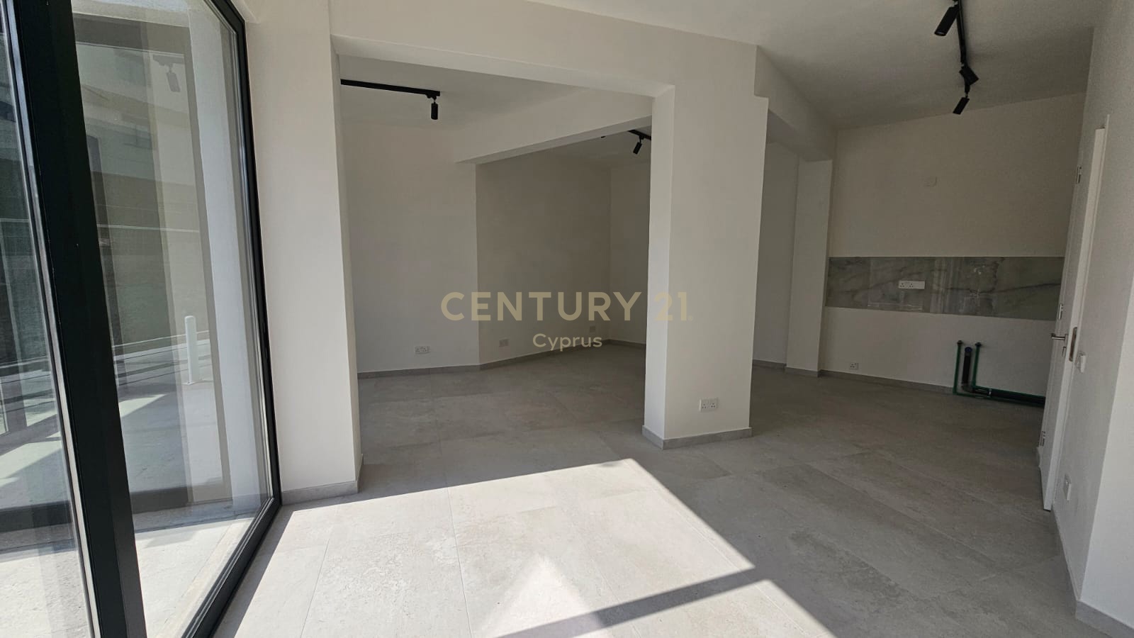 72m2 Office in Limassol, Cyprus No. 53561