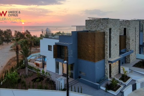5 bedrooms Villa in Paralimni, Ammochostos,  No. 40336 8