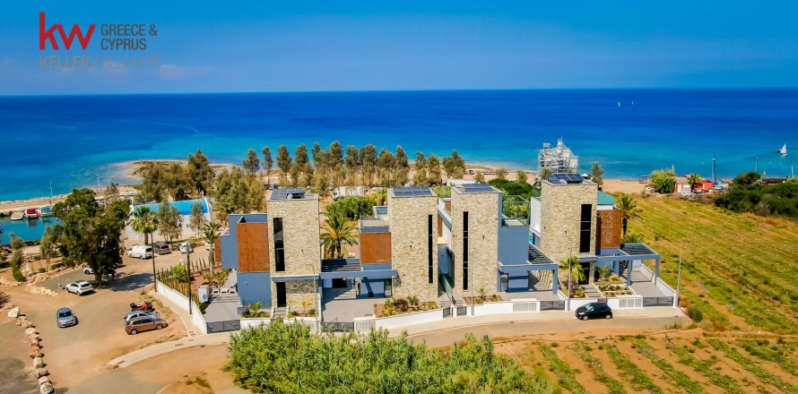 5 bedrooms Villa in Paralimni, Ammochostos,  No. 40336