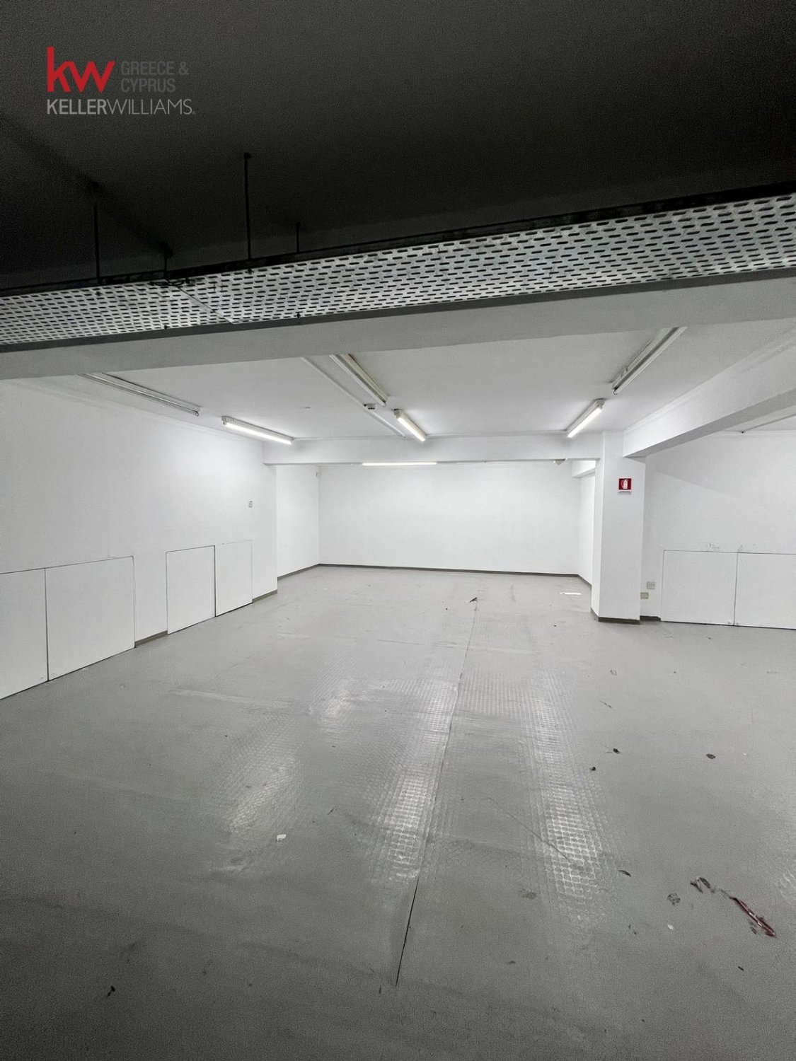 650m2 Tienda en Larnaca, Larnaka, Chipre No. 40338