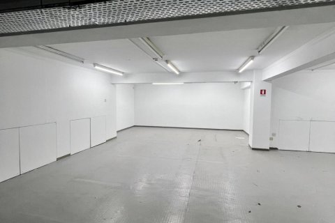 650m2 Shop in Larnaca, Larnaka,  No. 40338 16