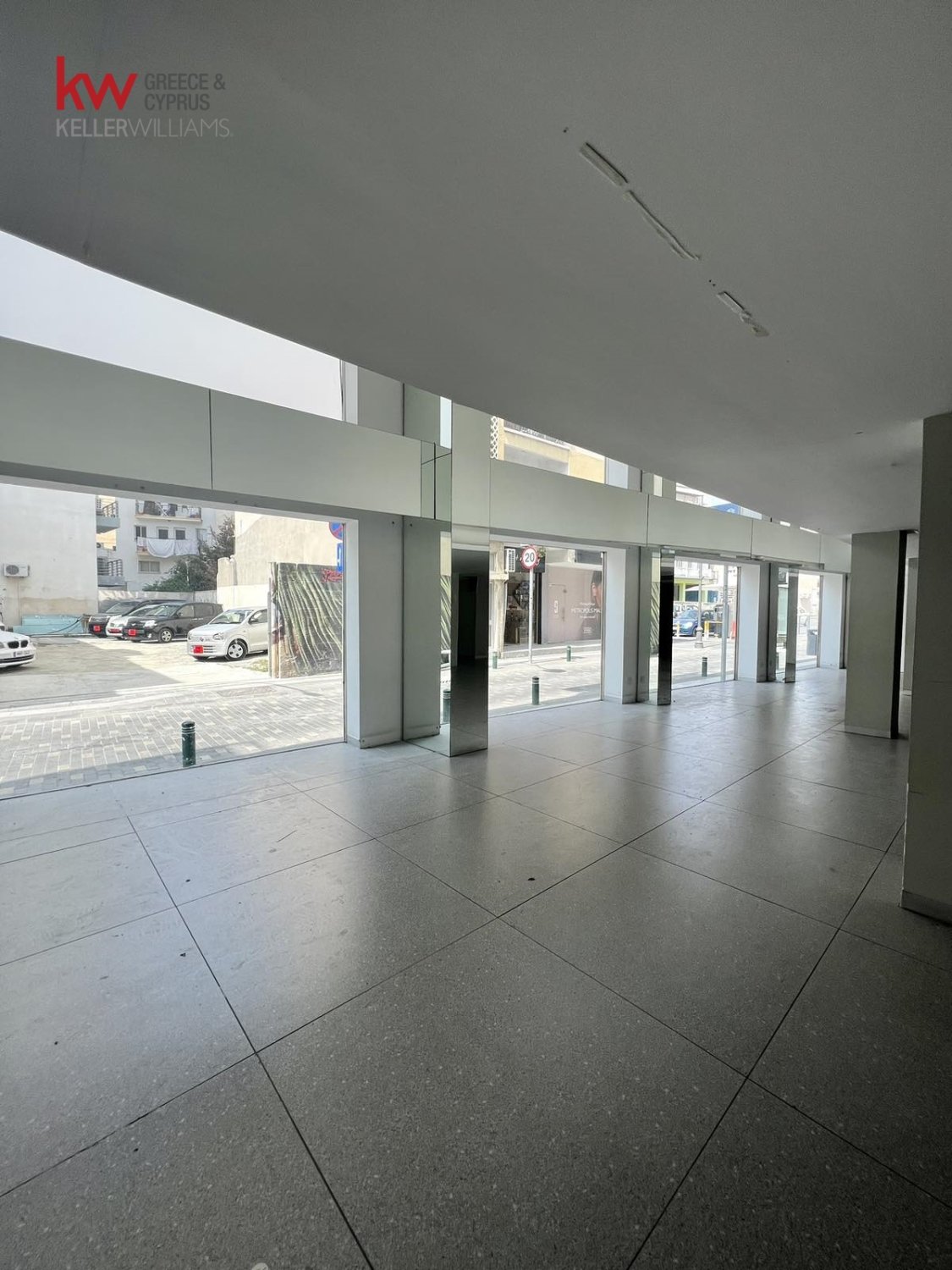 650m2 Tienda en Larnaca, Larnaka, Chipre No. 40338