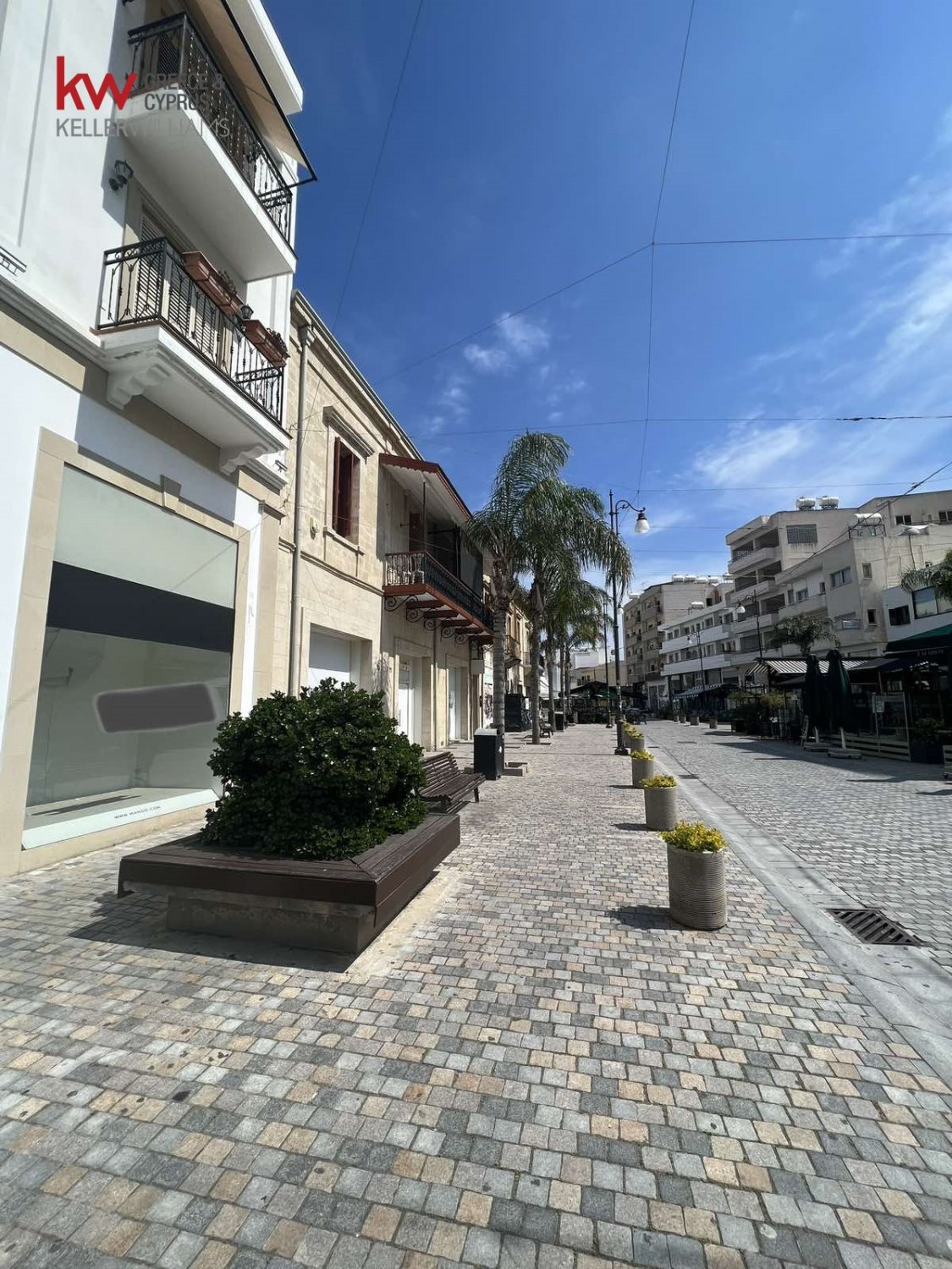 650m2 Tienda en Larnaca, Larnaka, Chipre No. 40338