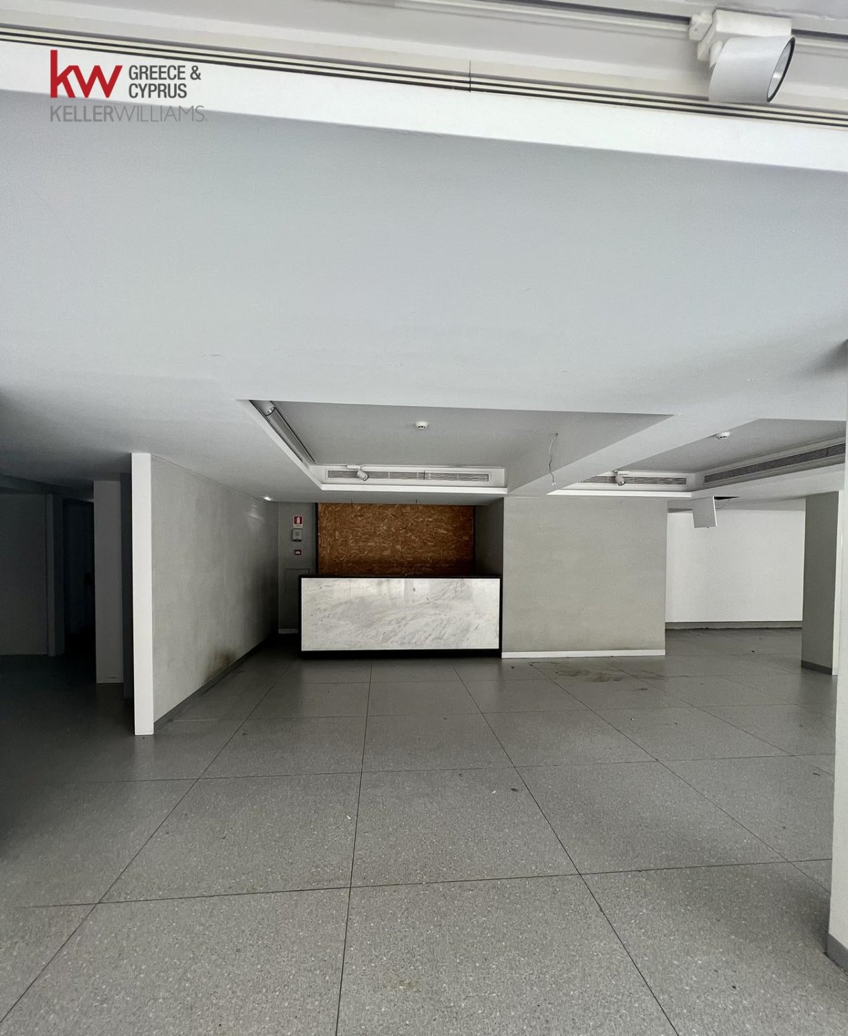 650m2 Tienda en Larnaca, Larnaka, Chipre No. 40338