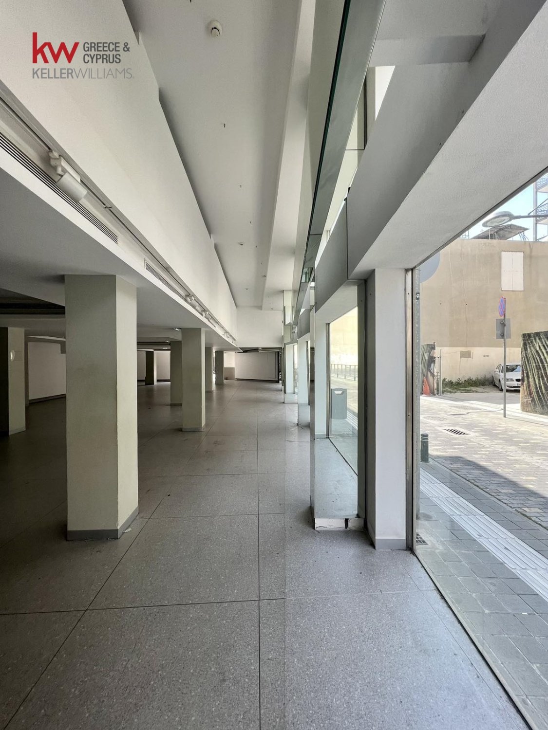 650m2 Tienda en Larnaca, Larnaka, Chipre No. 40338