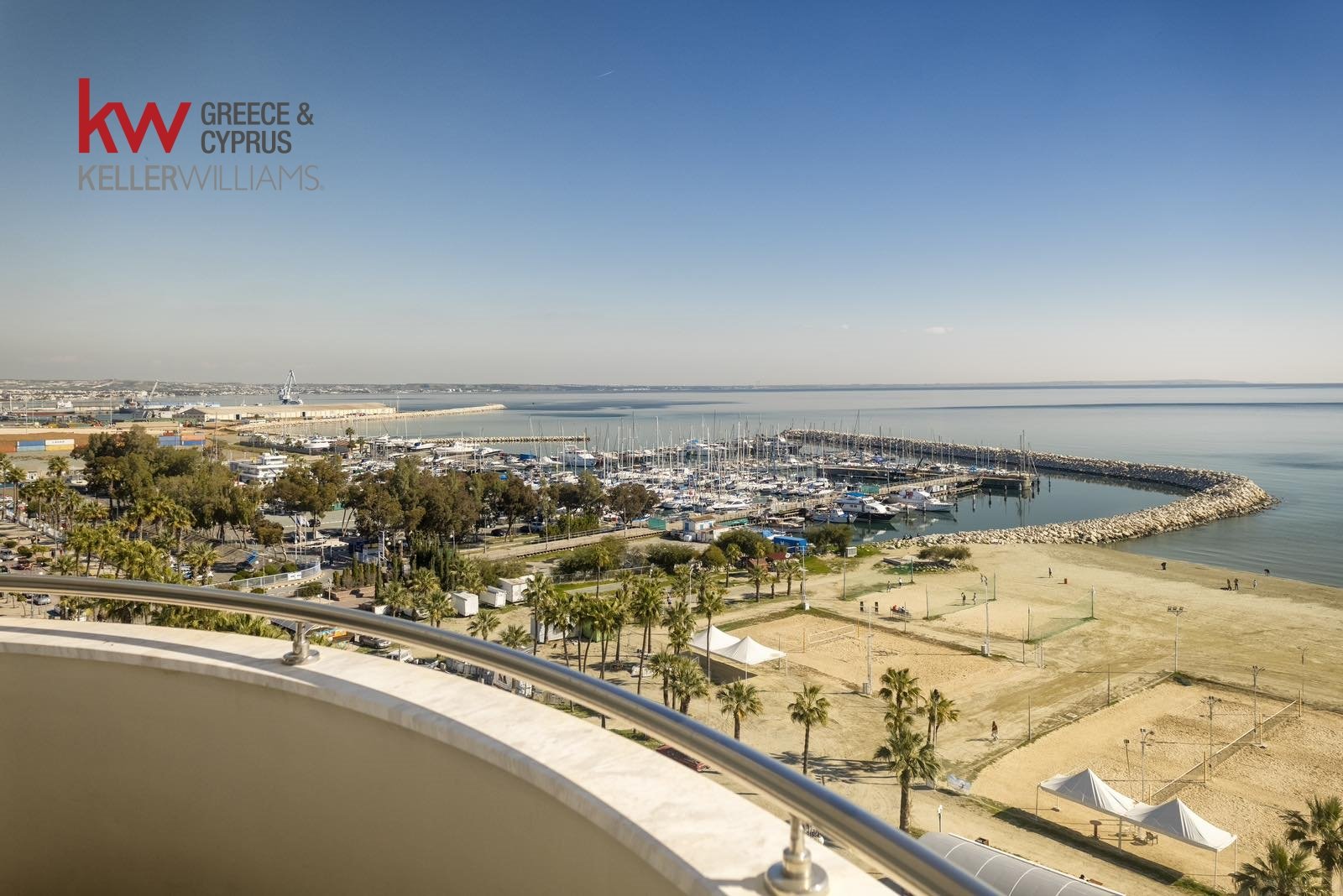 3 bedrooms Apartment in Larnaca, Larnaka, Cyprus No. 40337