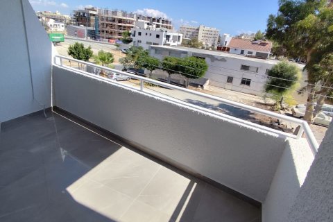 3 bedrooms Apartment in Larnaca, Larnaka, No. 40127 7