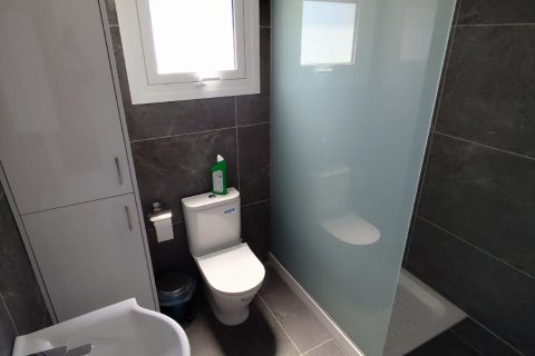 3 bedrooms Apartment in Larnaca, Larnaka, No. 40127 14