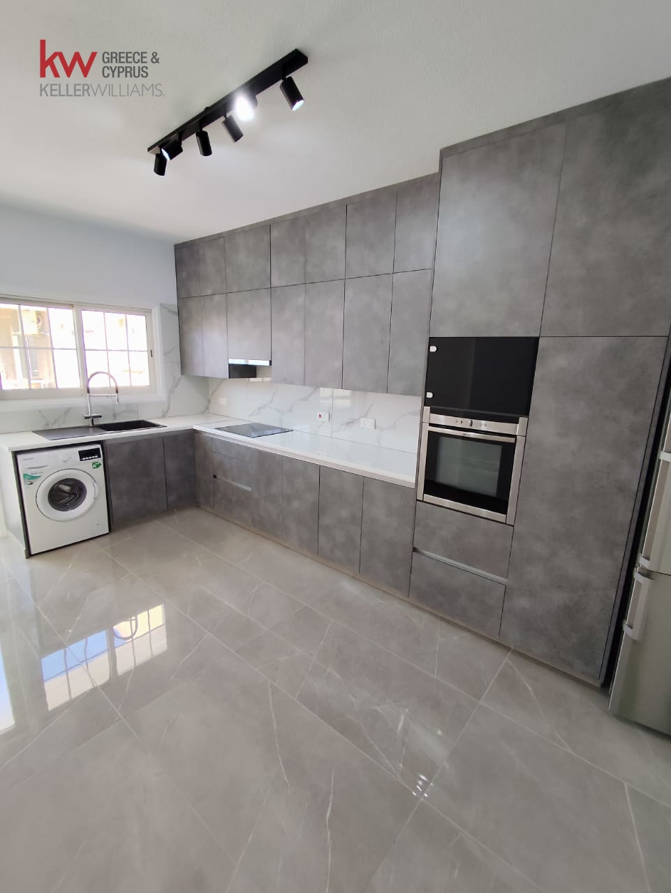 3 bedrooms Apartment in Larnaca, Larnaka, Cyprus No. 40127