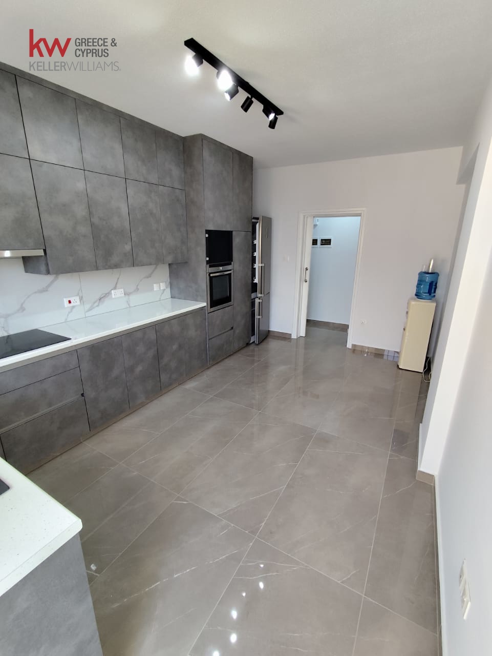 3 bedrooms Apartment in Larnaca, Larnaka, Cyprus No. 40127