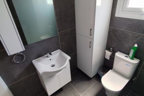 3 bedrooms Apartment in Larnaca, Larnaka, No. 40127 12