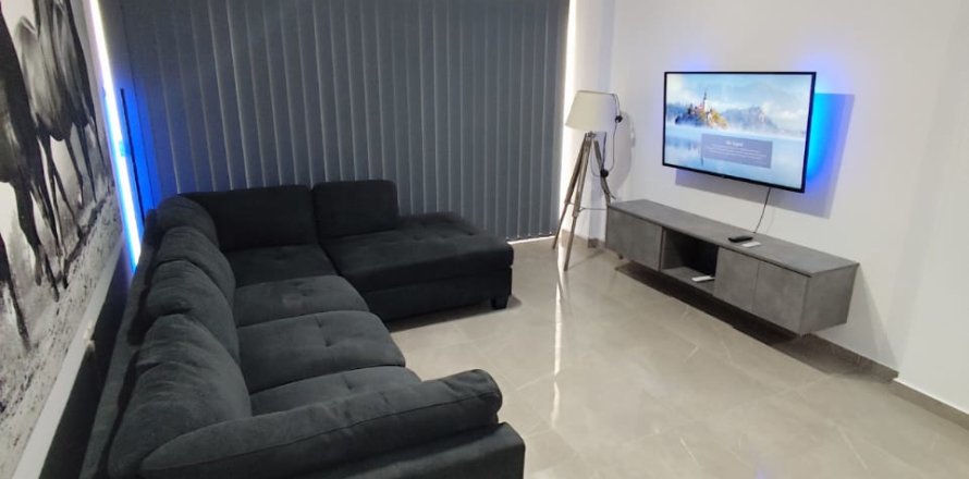 3 bedrooms Apartment in Larnaca, Larnaka, No. 40127