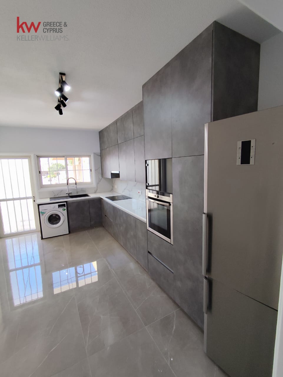 3 bedrooms Apartment in Larnaca, Larnaka, Cyprus No. 40127