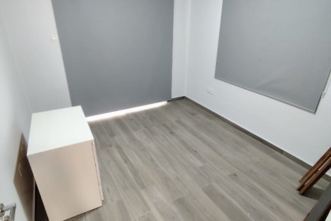 3 bedrooms Apartment in Larnaca, Larnaka, No. 40127 19