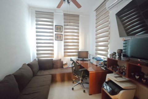 5 bedrooms Townhouse in Larnaka,  No. 40126 8