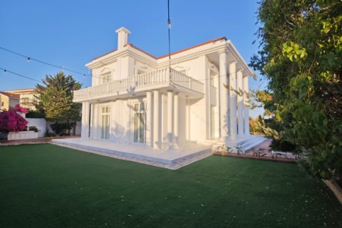 5 bedrooms Townhouse in Larnaka,  No. 40126 3