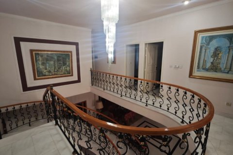 5 bedrooms Townhouse in Larnaka,  No. 40126 13