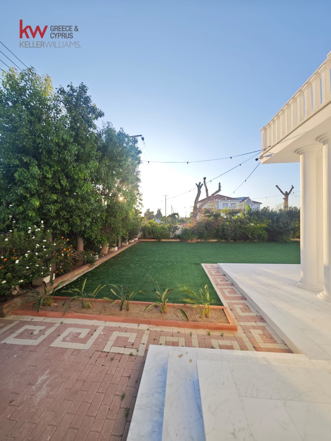 5 bedrooms Townhouse in Larnaka, Cyprus No. 40126