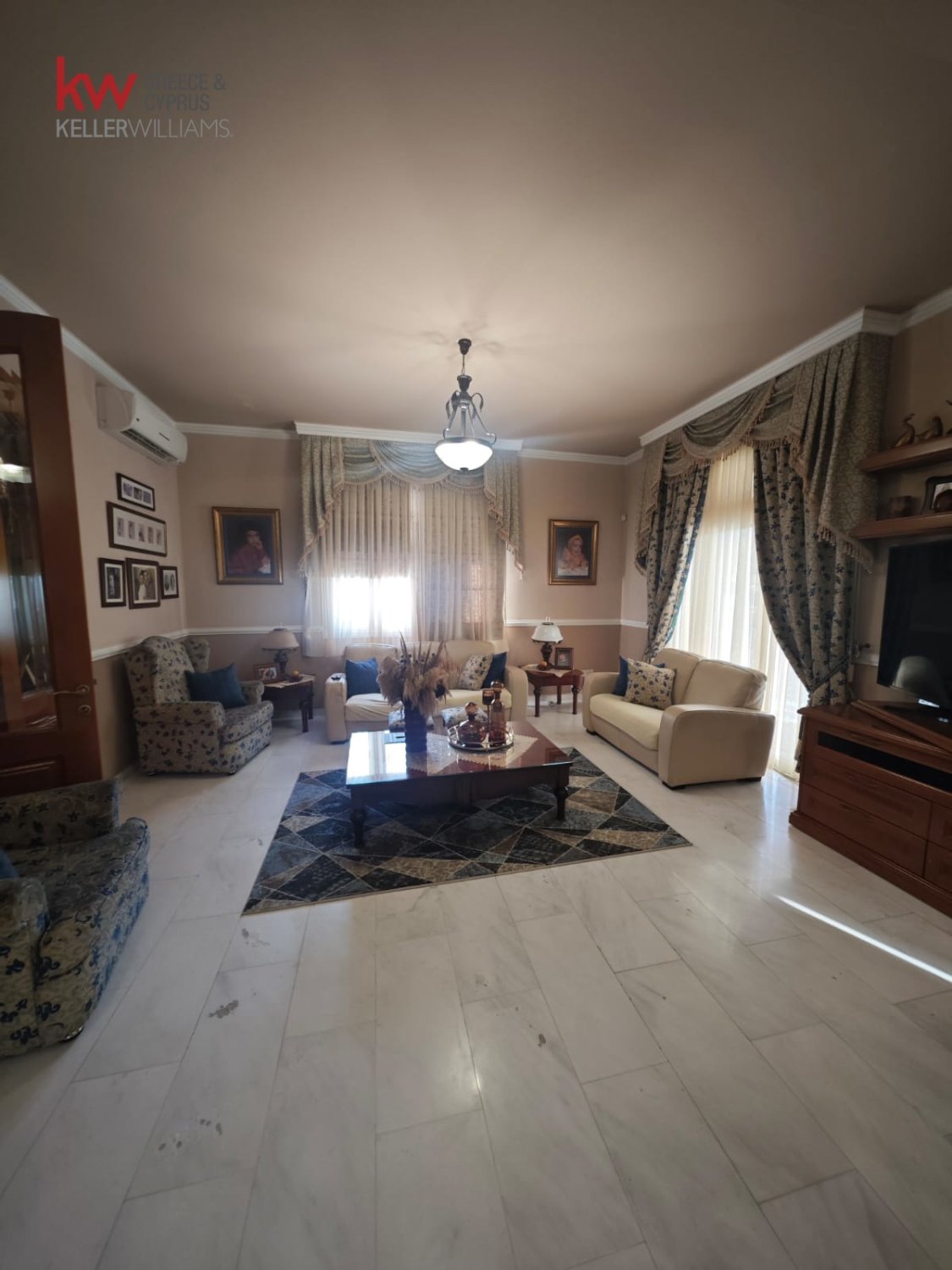 5 bedrooms Townhouse in Larnaka, Cyprus No. 40126