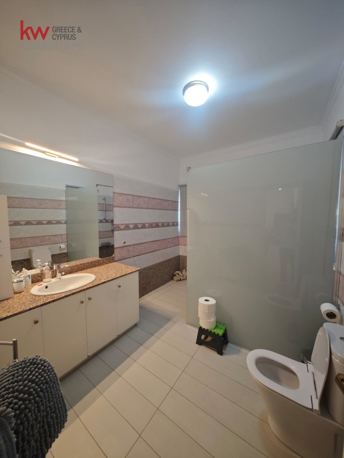 5 bedrooms Townhouse in Larnaka, Cyprus No. 40126