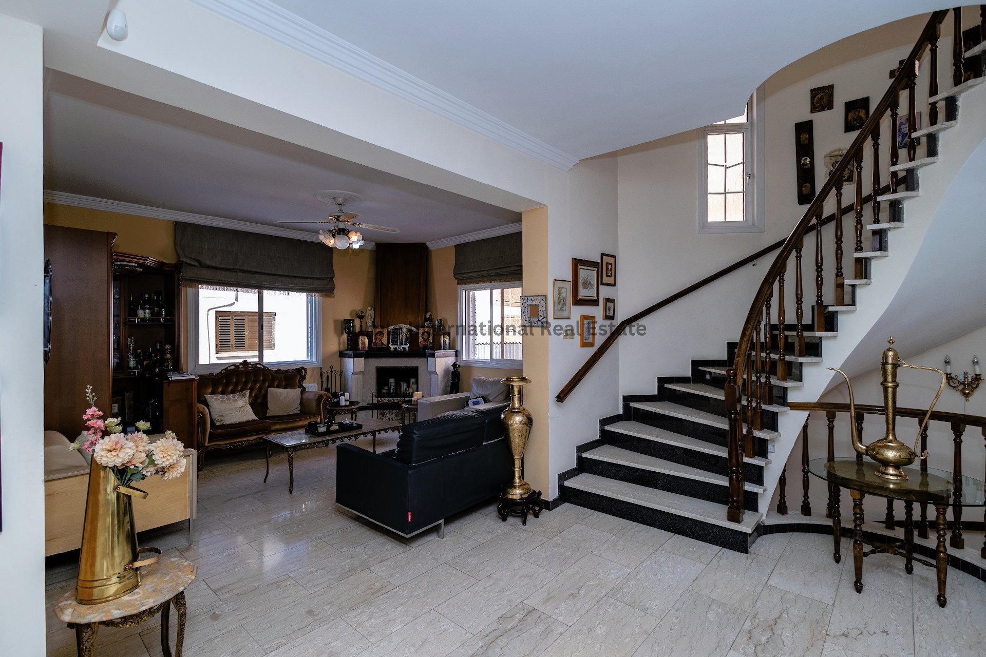 7 chambres Villa à Larnaca, Larnaka, Chypre No. 35058